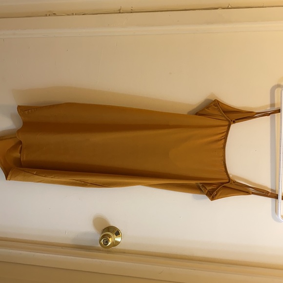 Cute dark gold dress! Fits small/medium - Picture 5 of 8